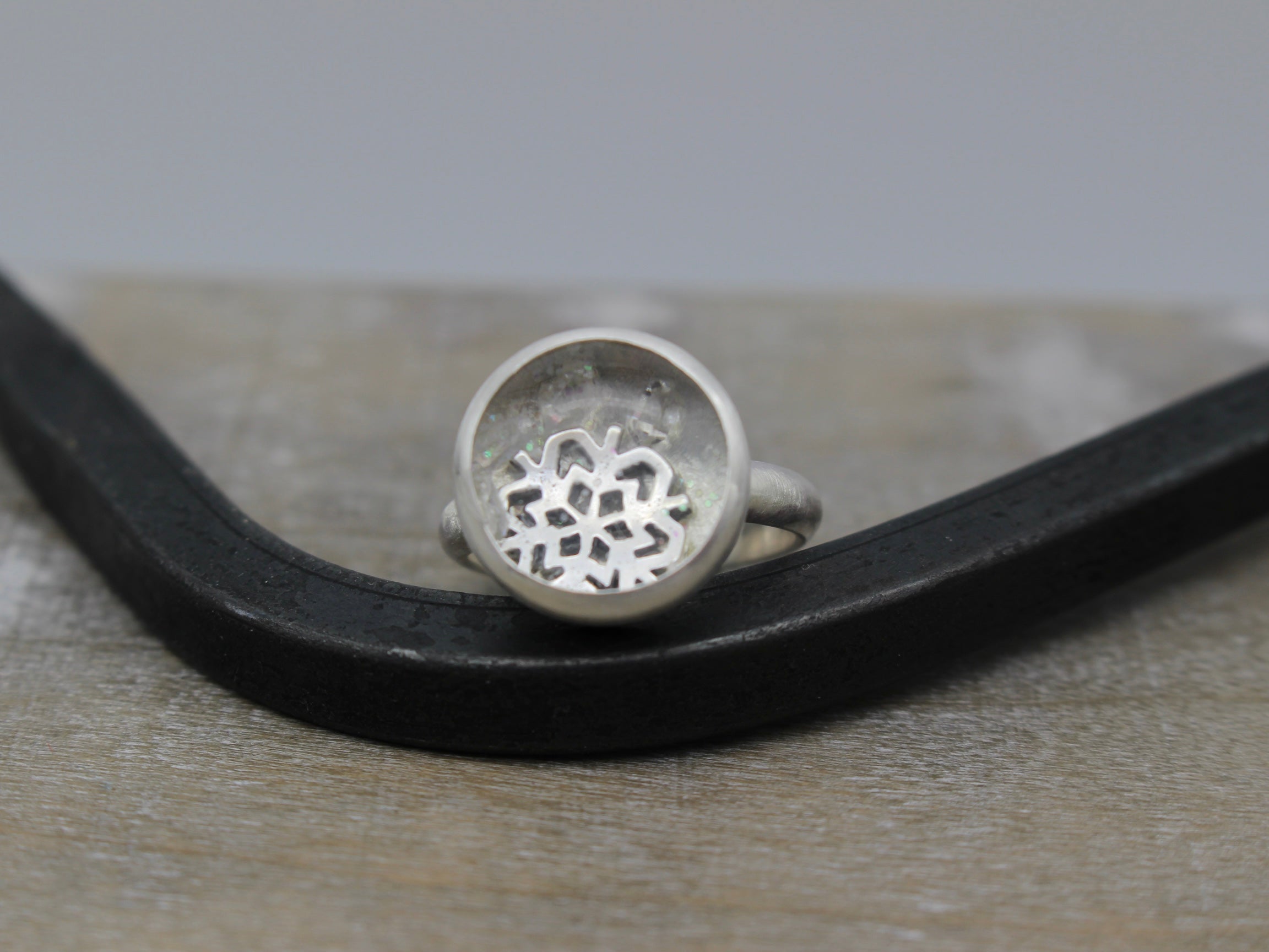 Kinetic Silver Snowflake Ring