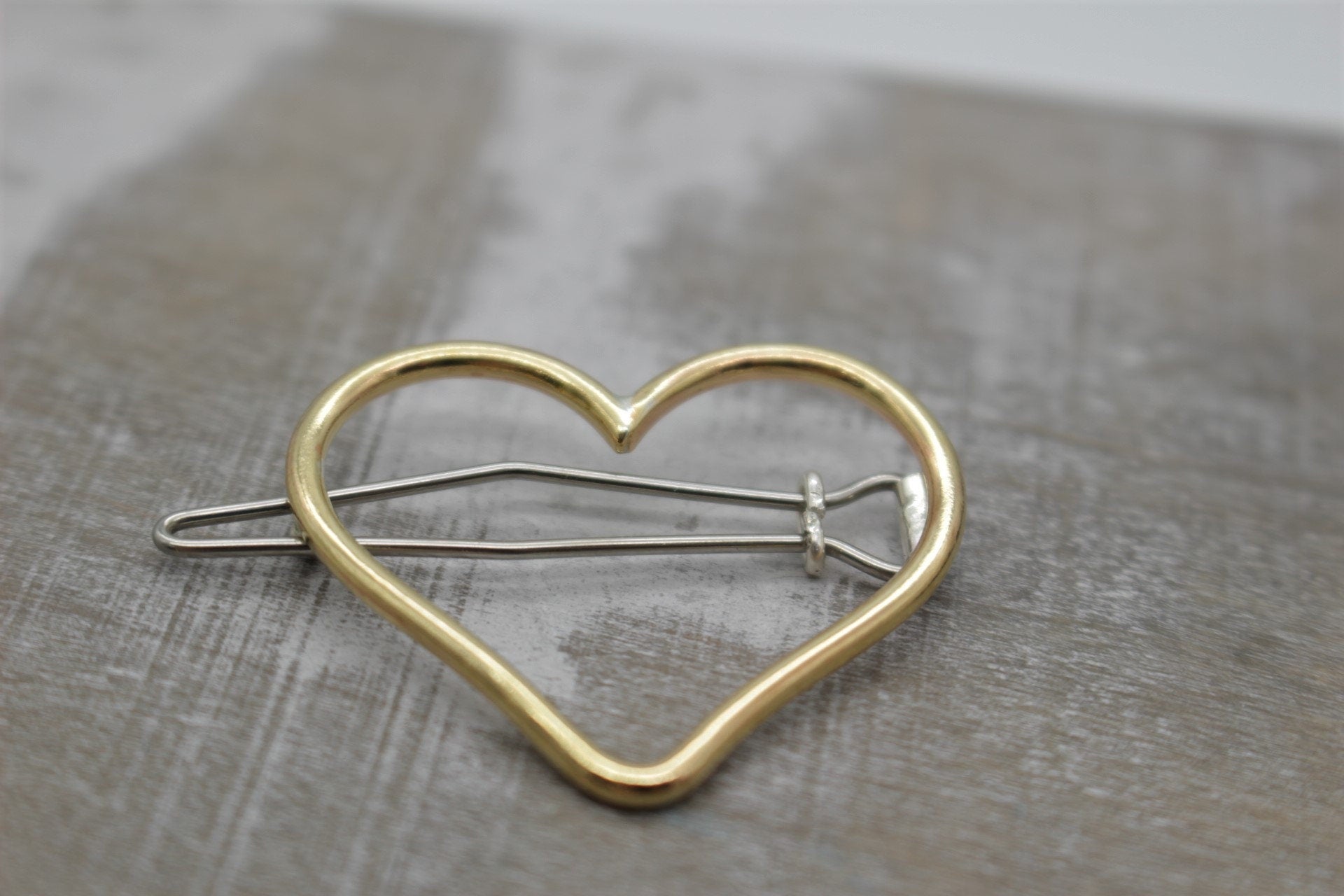 Small gold heart barrette