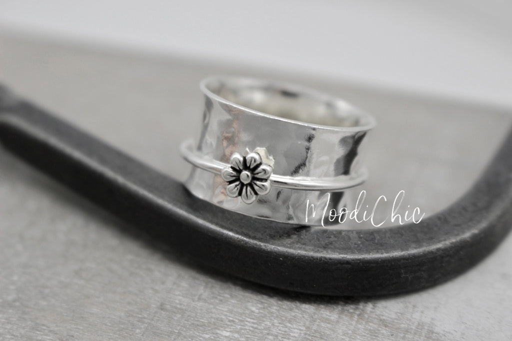 Spinner ring with flower - Sterling silver spinner ring - Gift for her - Meditation Ring - Jewelry